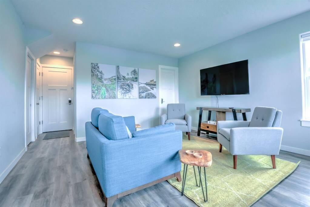 New Tri-Level Home With Ocean View And 3 En-Suite Bedrooms! Depoe Bay Ngoại thất bức ảnh