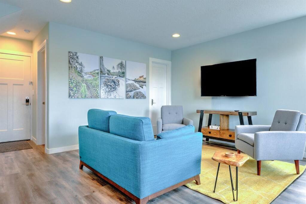 New Tri-Level Home With Ocean View And 3 En-Suite Bedrooms! Depoe Bay Ngoại thất bức ảnh